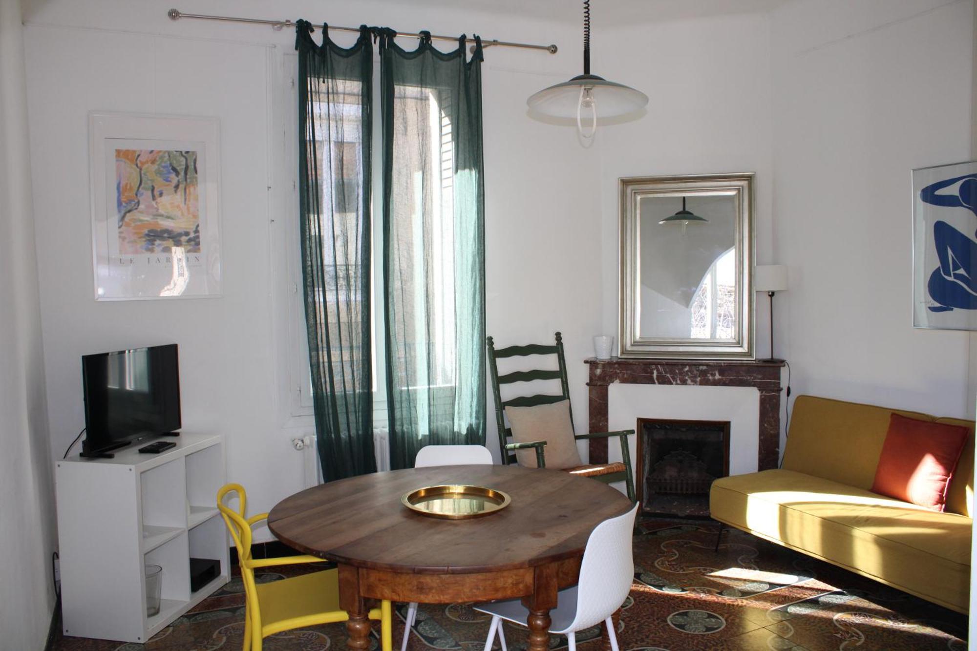 Superbe Appartement Avec Parking Sur Place Nîmes Exteriér fotografie
